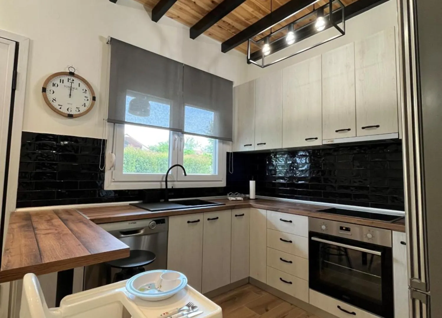 فيلا Κ & Μ House By The Sea نيا إيراكليا بيت للعطل