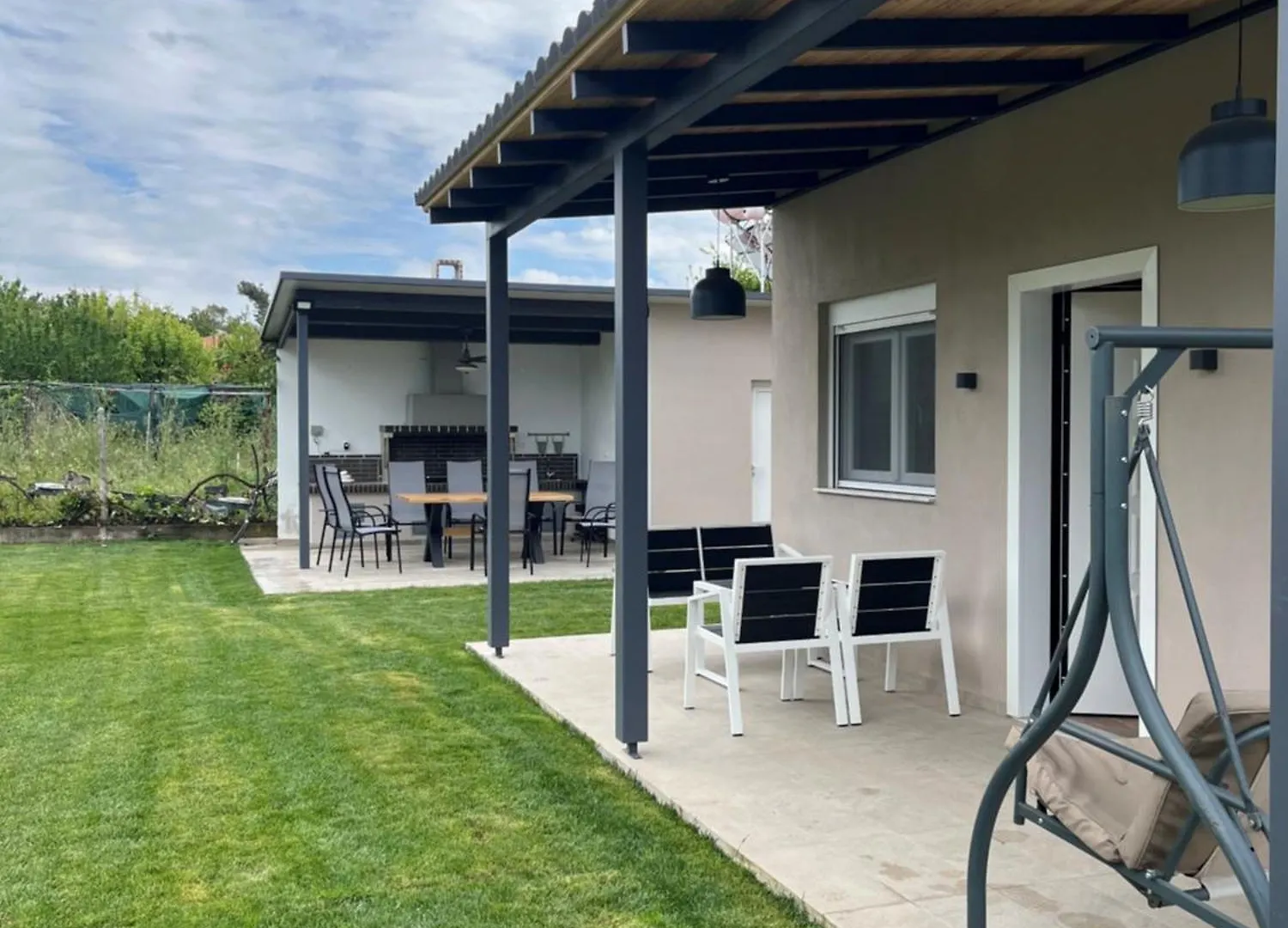 فيلا Κ & Μ House By The Sea نيا إيراكليا 0*,  اليونان